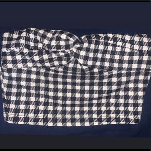 A black & white tub top🖤🤍